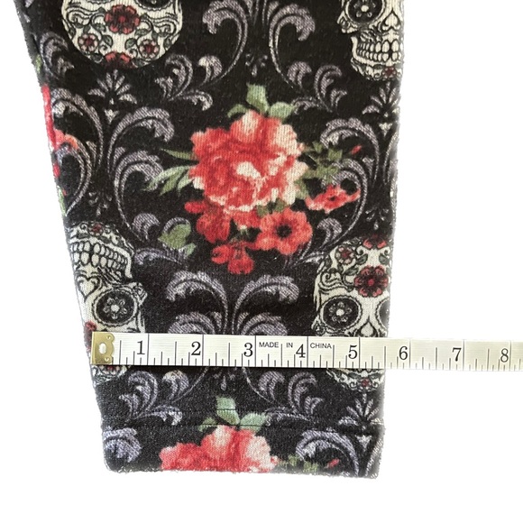 Terra & Sky sugar skull lounging pants. Size 2X - Picture 3 of 6